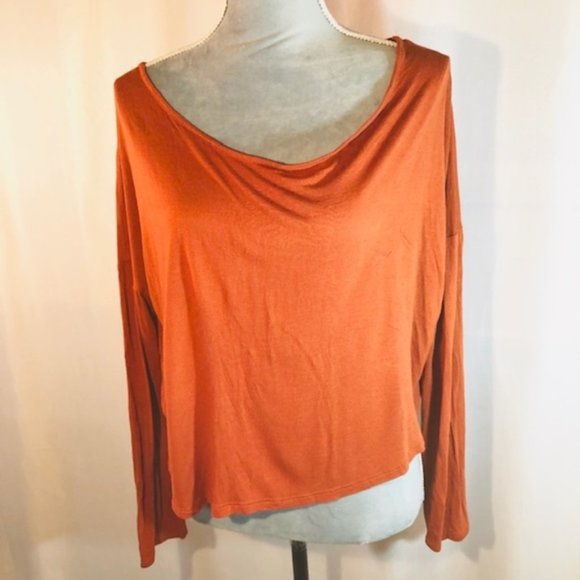 LUSH SELF Long Sleeve Asymmetrical Cut Top - Picture 1 of 8